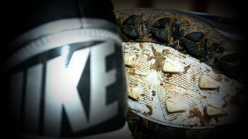 How to Choose Football Cleats - Athlete Audit