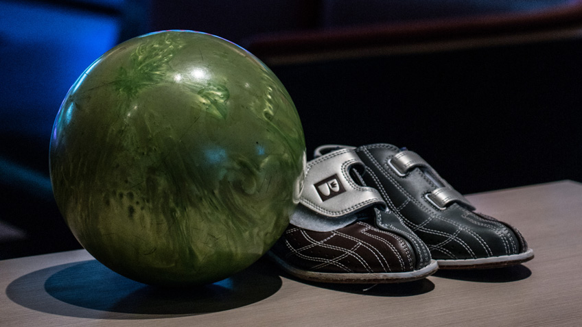 How to Choose Bowling Shoes - Athlete Audit